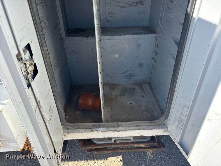 image for item FB7204 2009 Ford F-750 digger derrick truck