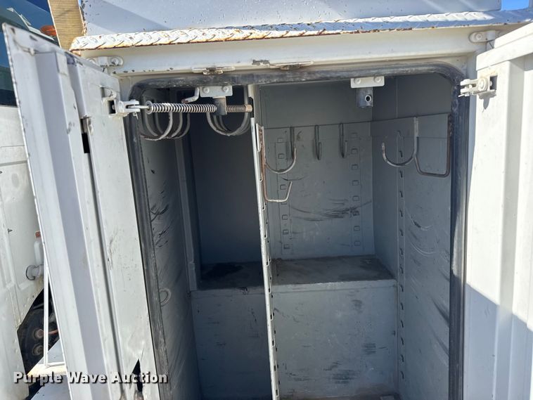 image for item FB7204 2009 Ford F-750 digger derrick truck