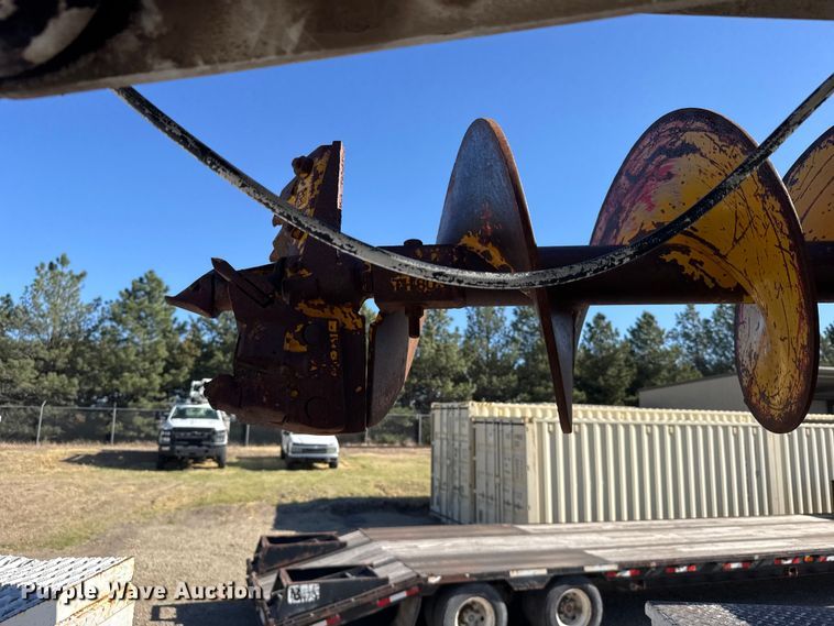 image for item FB7204 2009 Ford F-750 digger derrick truck