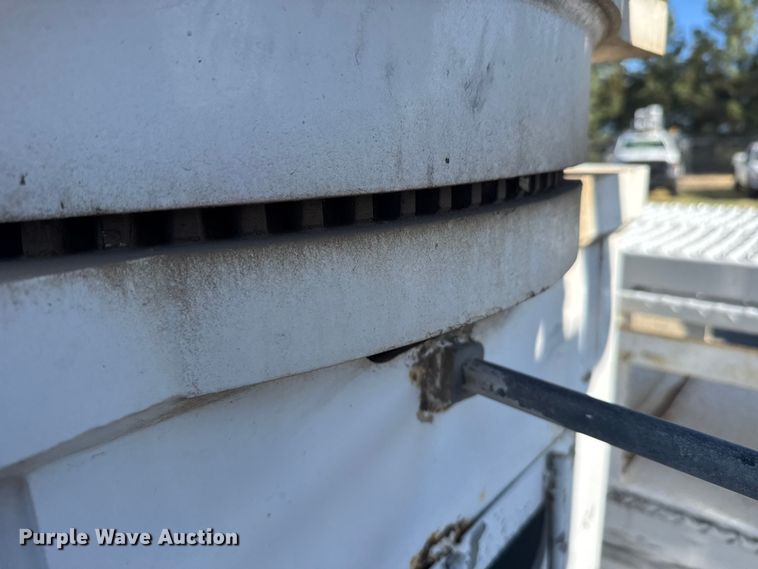 image for item FB7204 2009 Ford F-750 digger derrick truck