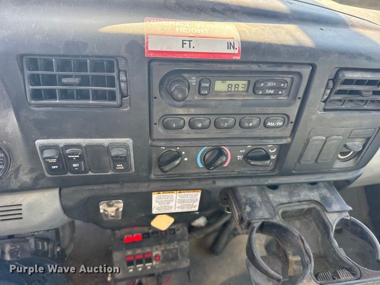 image for item FB7204 2009 Ford F-750 digger derrick truck