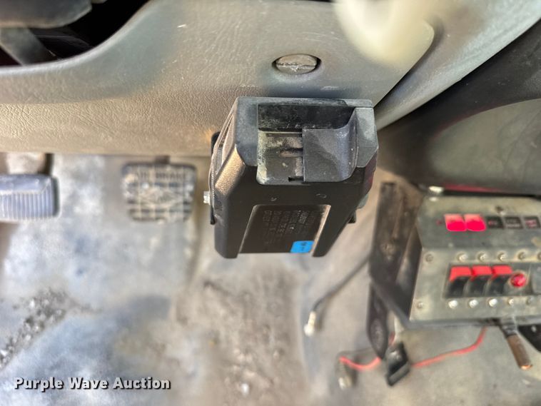 image for item FB7204 2009 Ford F-750 digger derrick truck