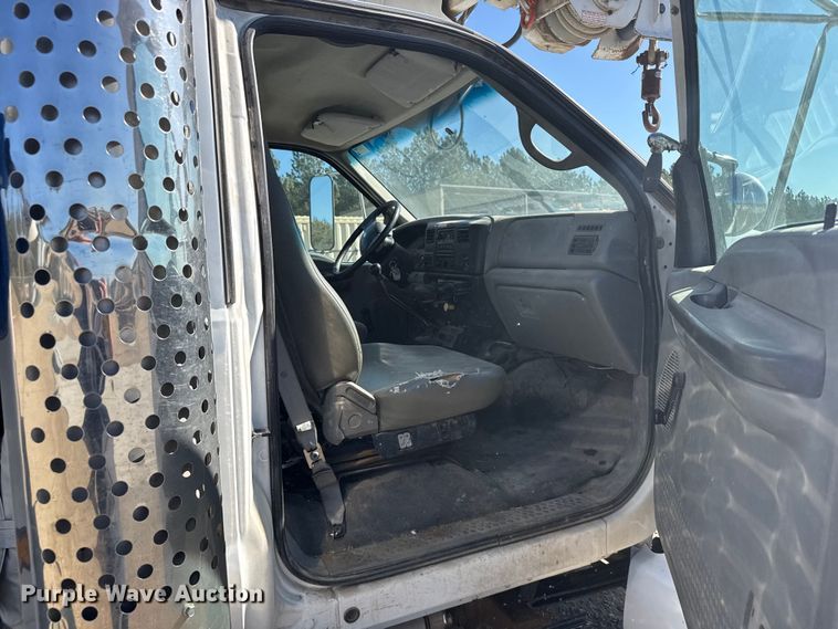 image for item FB7204 2009 Ford F-750 digger derrick truck