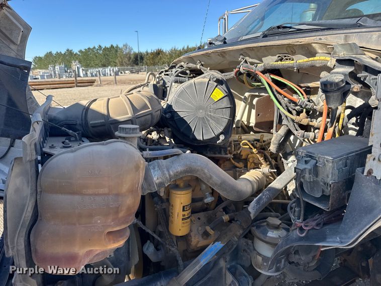 image for item FB7204 2009 Ford F-750 digger derrick truck