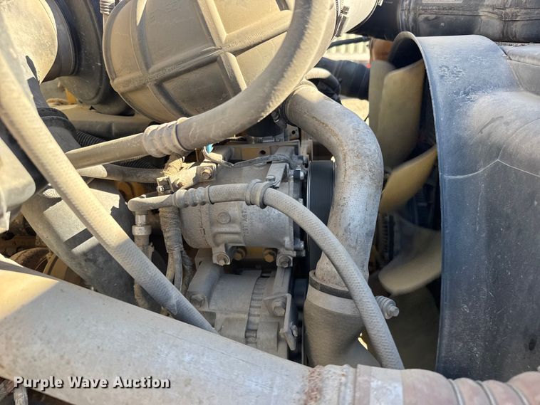 image for item FB7204 2009 Ford F-750 digger derrick truck