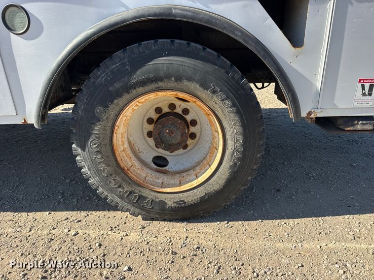 image for item FB7204 2009 Ford F-750 digger derrick truck