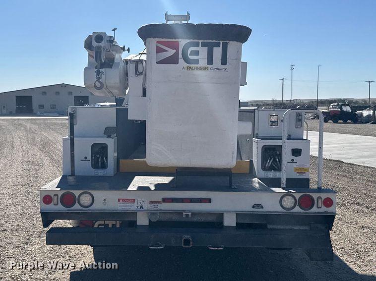 image for item FB7205 2020 Chevrolet 6500HD bucket truck