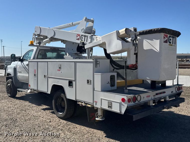 image for item FB7205 2020 Chevrolet 6500HD bucket truck