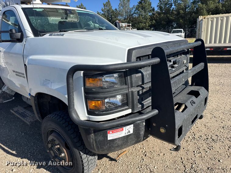 image for item FB7205 2020 Chevrolet 6500HD bucket truck