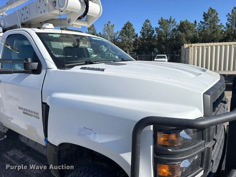 image for item FB7205 2020 Chevrolet 6500HD bucket truck