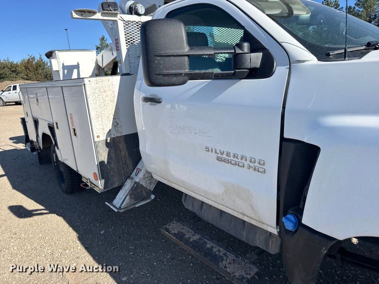 image for item FB7205 2020 Chevrolet 6500HD bucket truck