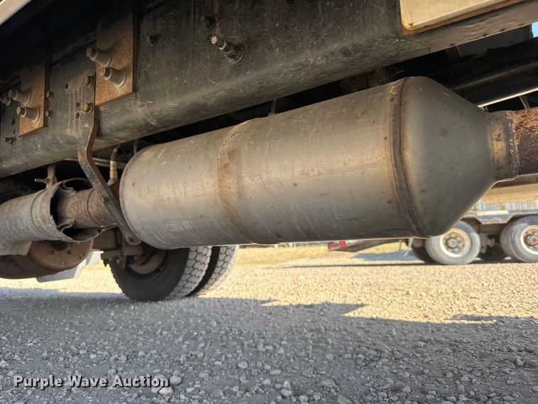 image for item FB7205 2020 Chevrolet 6500HD bucket truck