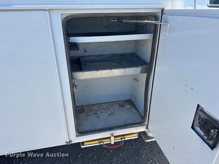 image for item FB7205 2020 Chevrolet 6500HD bucket truck