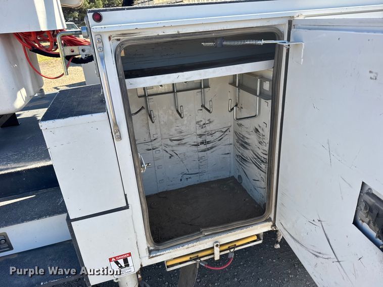 image for item FB7205 2020 Chevrolet 6500HD bucket truck