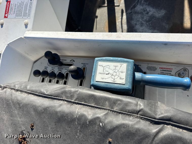 image for item FB7205 2020 Chevrolet 6500HD bucket truck