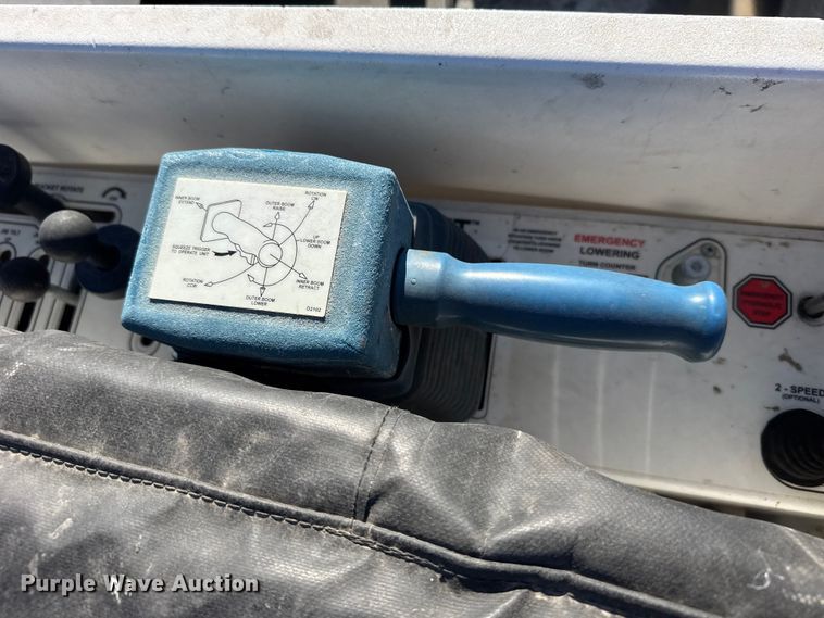 image for item FB7205 2020 Chevrolet 6500HD bucket truck