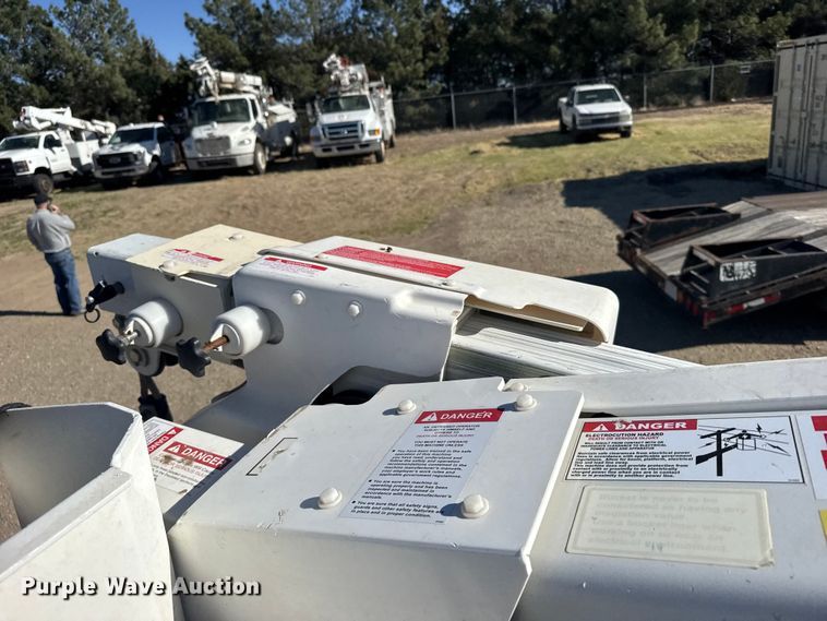 image for item FB7205 2020 Chevrolet 6500HD bucket truck