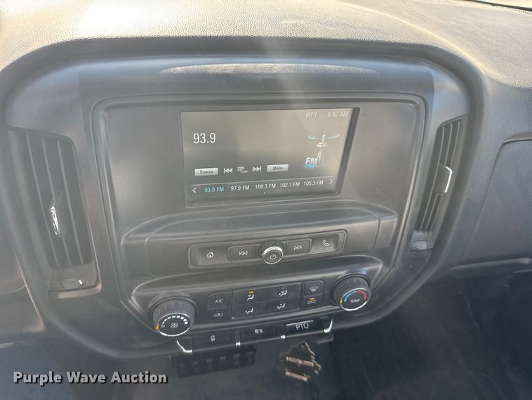 image for item FB7205 2020 Chevrolet 6500HD bucket truck