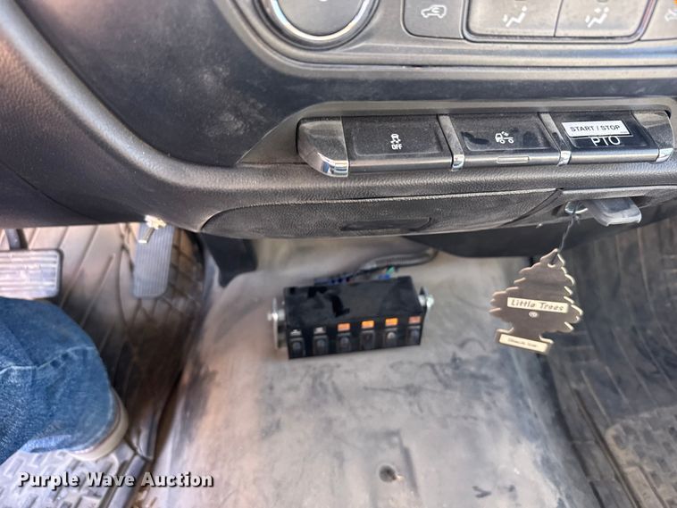 image for item FB7205 2020 Chevrolet 6500HD bucket truck