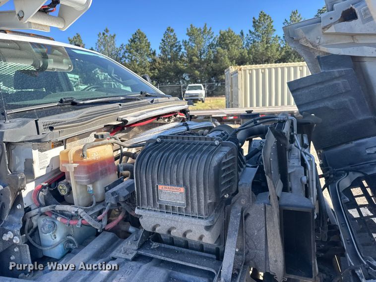 image for item FB7205 2020 Chevrolet 6500HD bucket truck