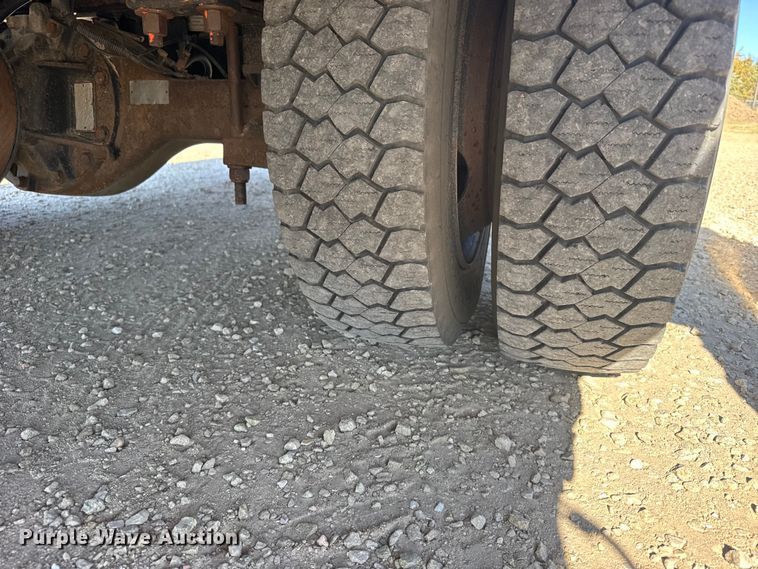 image for item FB7205 2020 Chevrolet 6500HD bucket truck