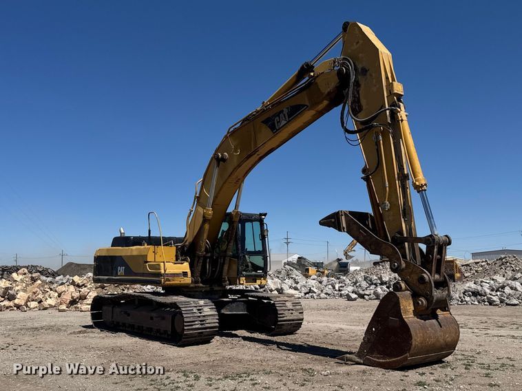 image for item FB7214 2000 Caterpillar 330BL excavator