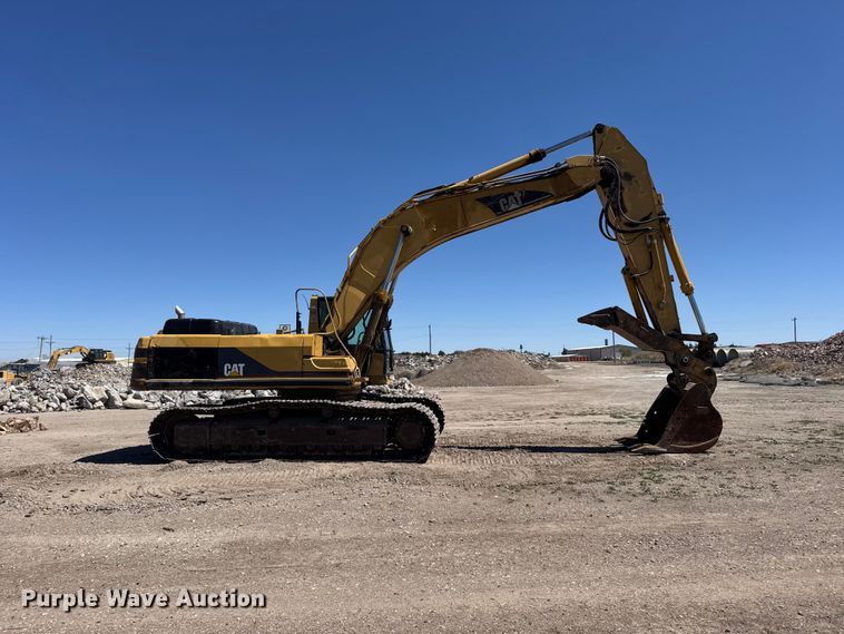 image for item FB7214 2000 Caterpillar 330BL excavator