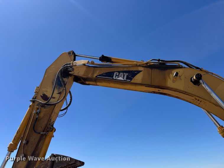image for item FB7214 2000 Caterpillar 330BL excavator