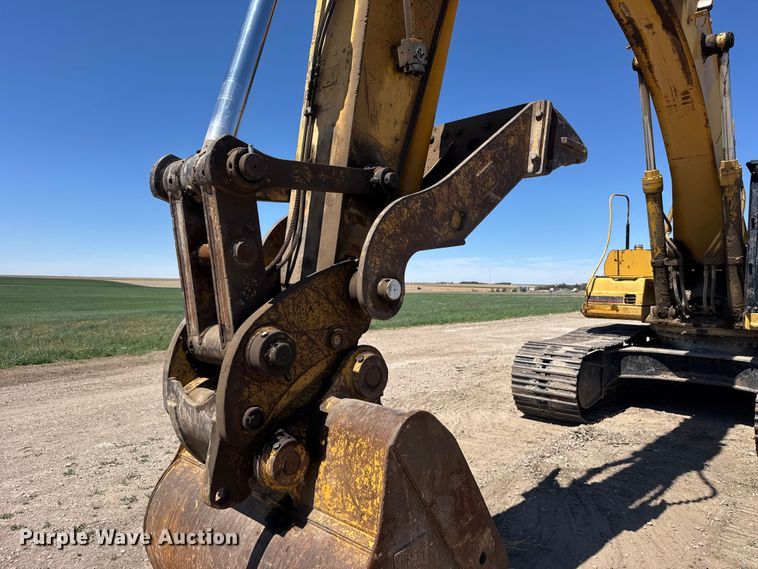 image for item FB7214 2000 Caterpillar 330BL excavator