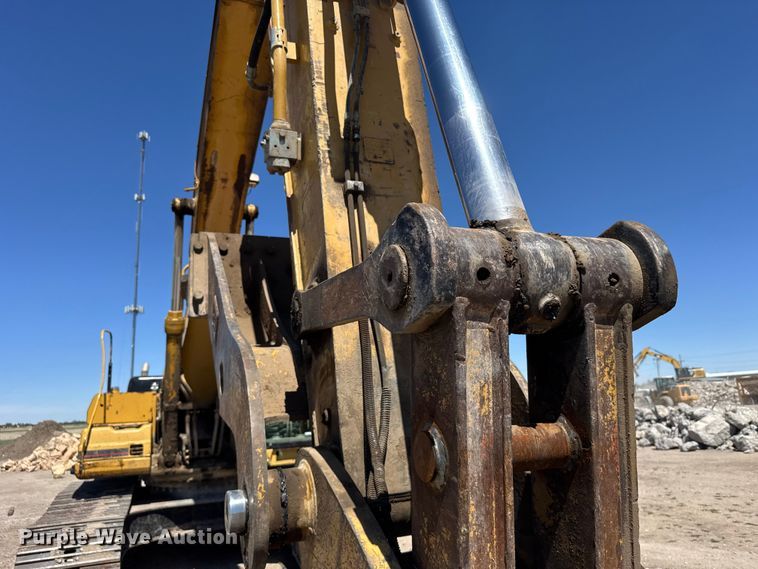 image for item FB7214 2000 Caterpillar 330BL excavator