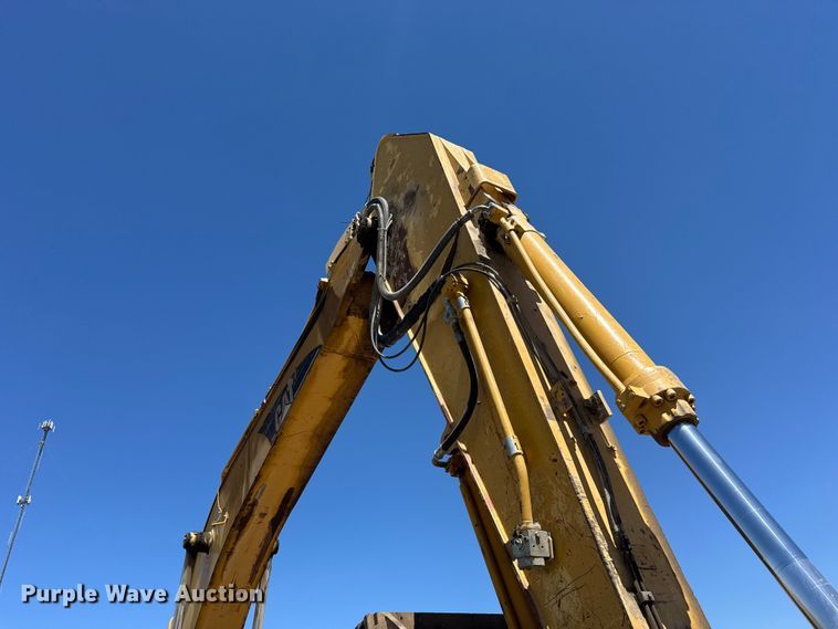 image for item FB7214 2000 Caterpillar 330BL excavator