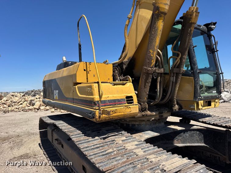 image for item FB7214 2000 Caterpillar 330BL excavator