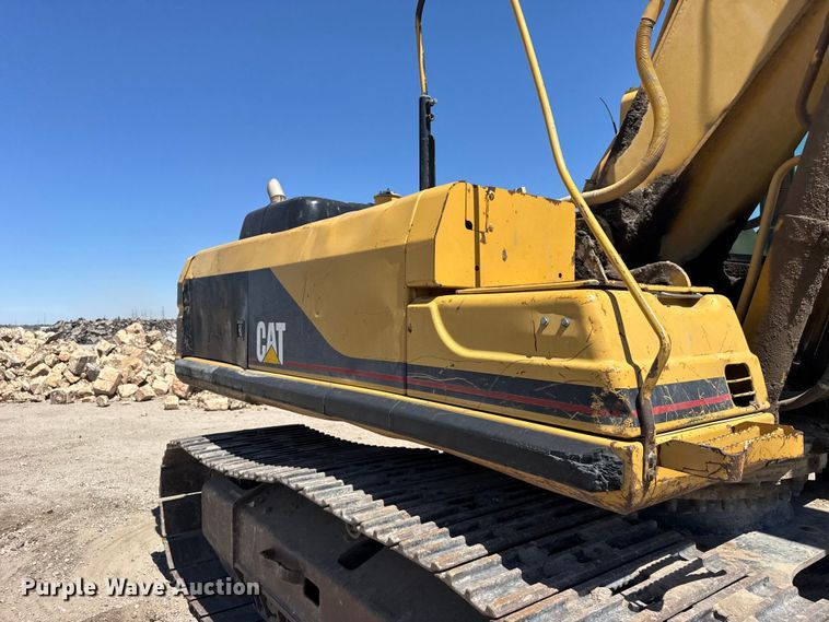 image for item FB7214 2000 Caterpillar 330BL excavator