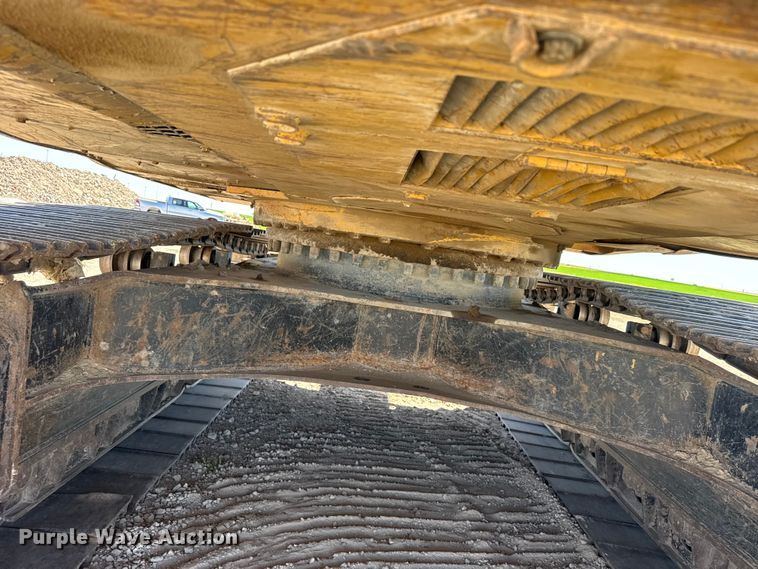 image for item FB7214 2000 Caterpillar 330BL excavator