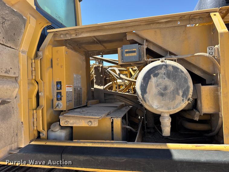 image for item FB7214 2000 Caterpillar 330BL excavator