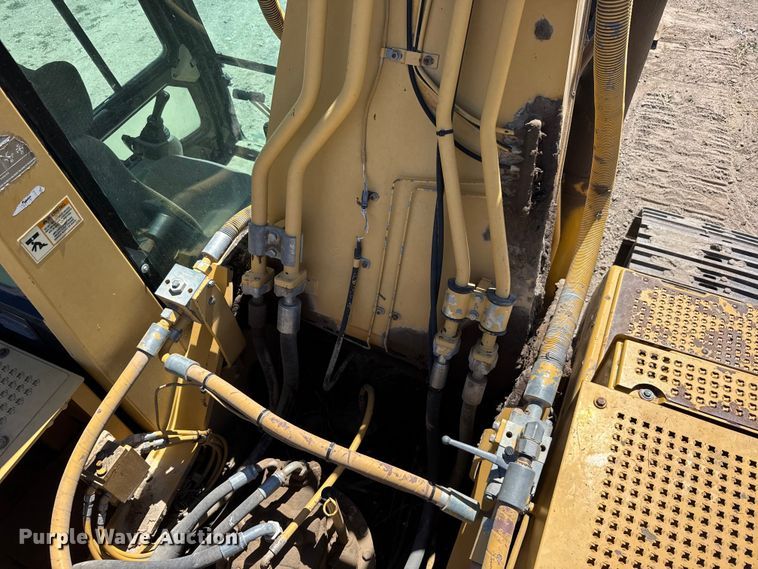 image for item FB7214 2000 Caterpillar 330BL excavator