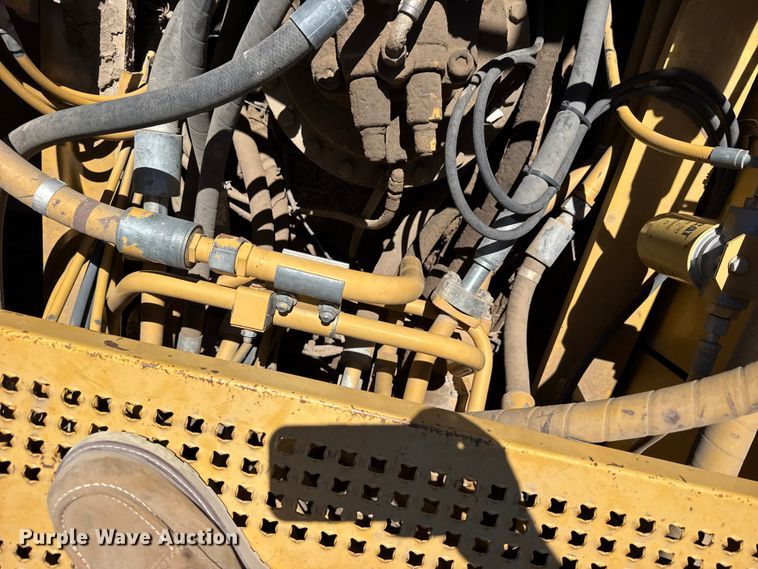 image for item FB7214 2000 Caterpillar 330BL excavator