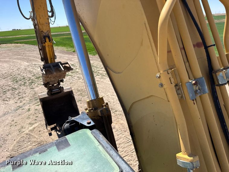 image for item FB7214 2000 Caterpillar 330BL excavator