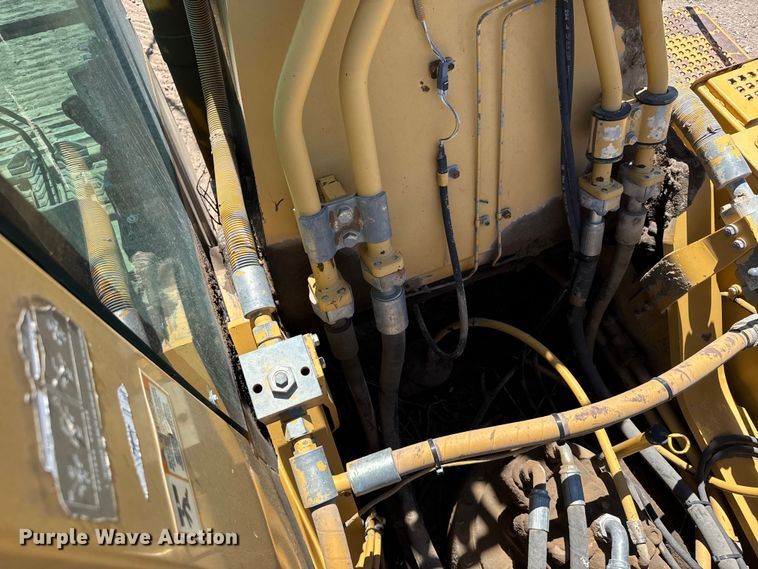 image for item FB7214 2000 Caterpillar 330BL excavator