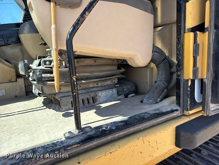 image for item FB7214 2000 Caterpillar 330BL excavator