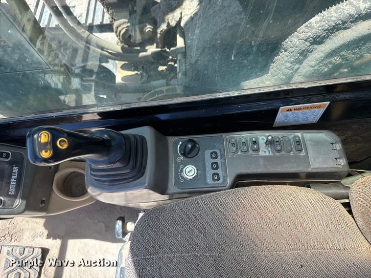 image for item FB7214 2000 Caterpillar 330BL excavator