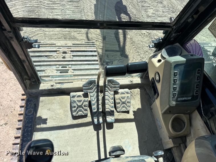 image for item FB7214 2000 Caterpillar 330BL excavator