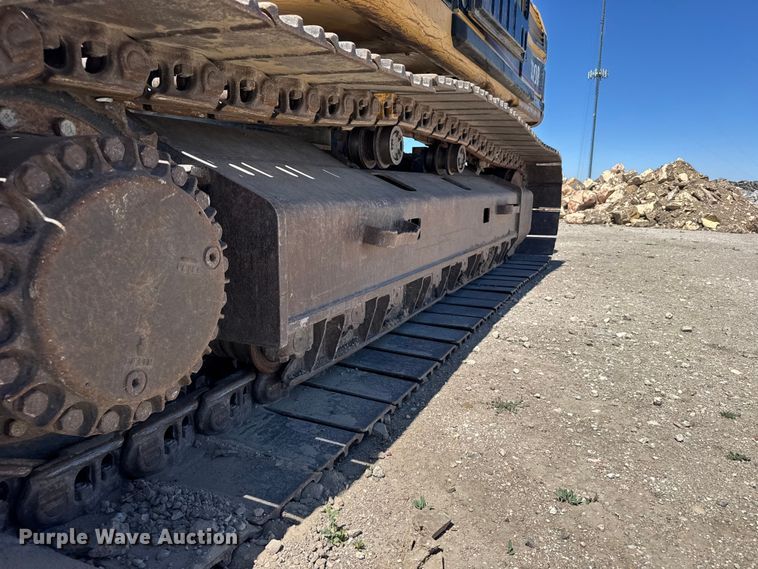 image for item FB7214 2000 Caterpillar 330BL excavator