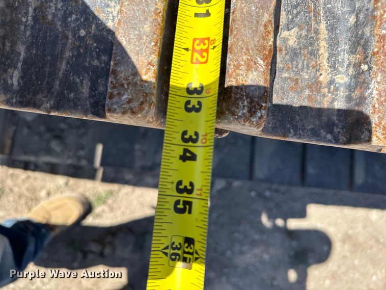 image for item FB7214 2000 Caterpillar 330BL excavator