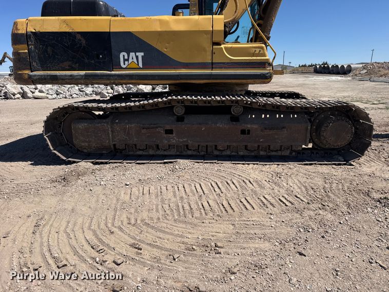 image for item FB7214 2000 Caterpillar 330BL excavator