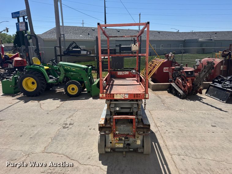 image for item FB7242 2014 Skyjack SJIII 3219 scissor lift