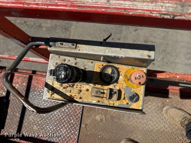 image for item FB7242 2014 Skyjack SJIII 3219 scissor lift