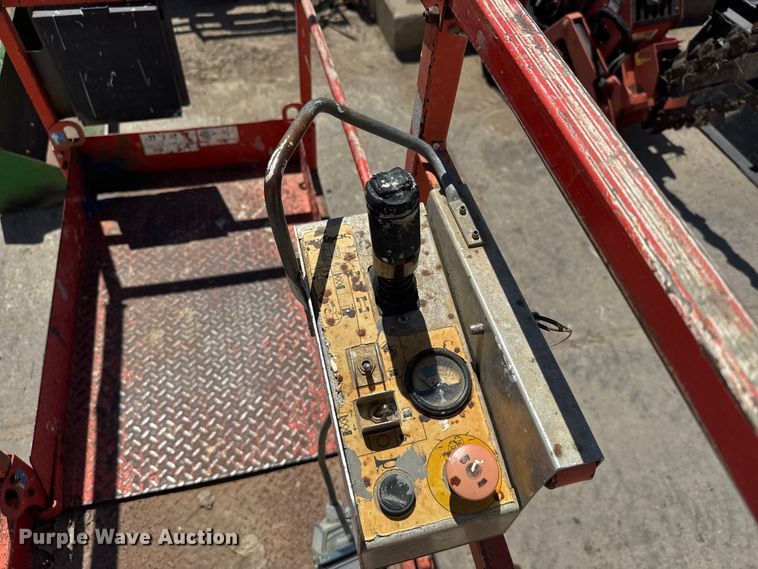 image for item FB7242 2014 Skyjack SJIII 3219 scissor lift