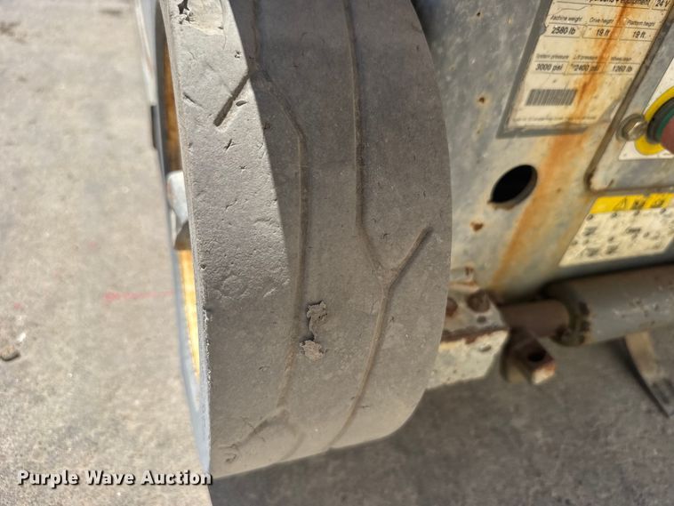 image for item FB7242 2014 Skyjack SJIII 3219 scissor lift