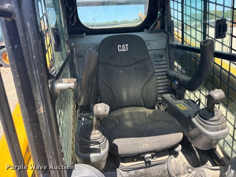 image for item FB7248 2015 Caterpillar 259D tracked skid steer loader